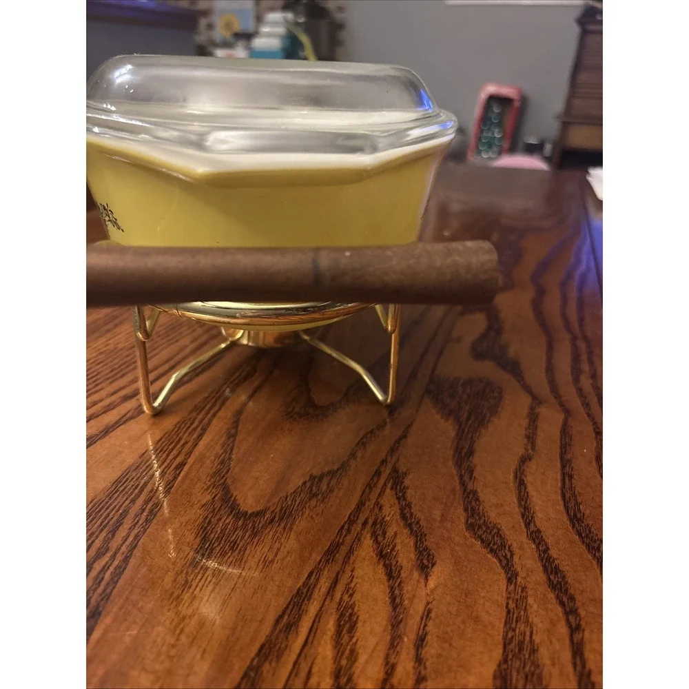 PYREX 043 1.5 Qt Golden Garland casserole w/ teak-handled warmer & lid EUC