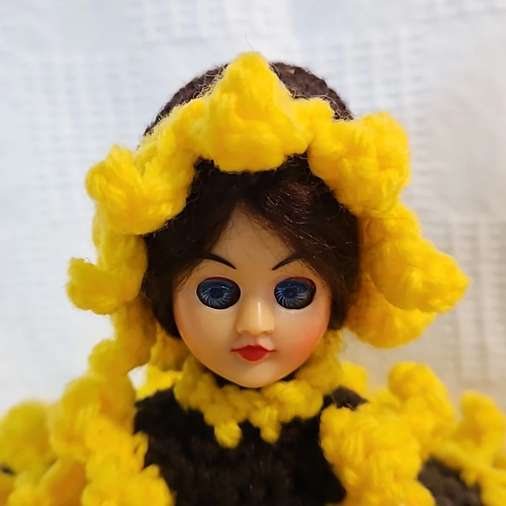 Vintage Crocheted Southern Belle with Bonnet Yellow and Brown Trinket Ho…