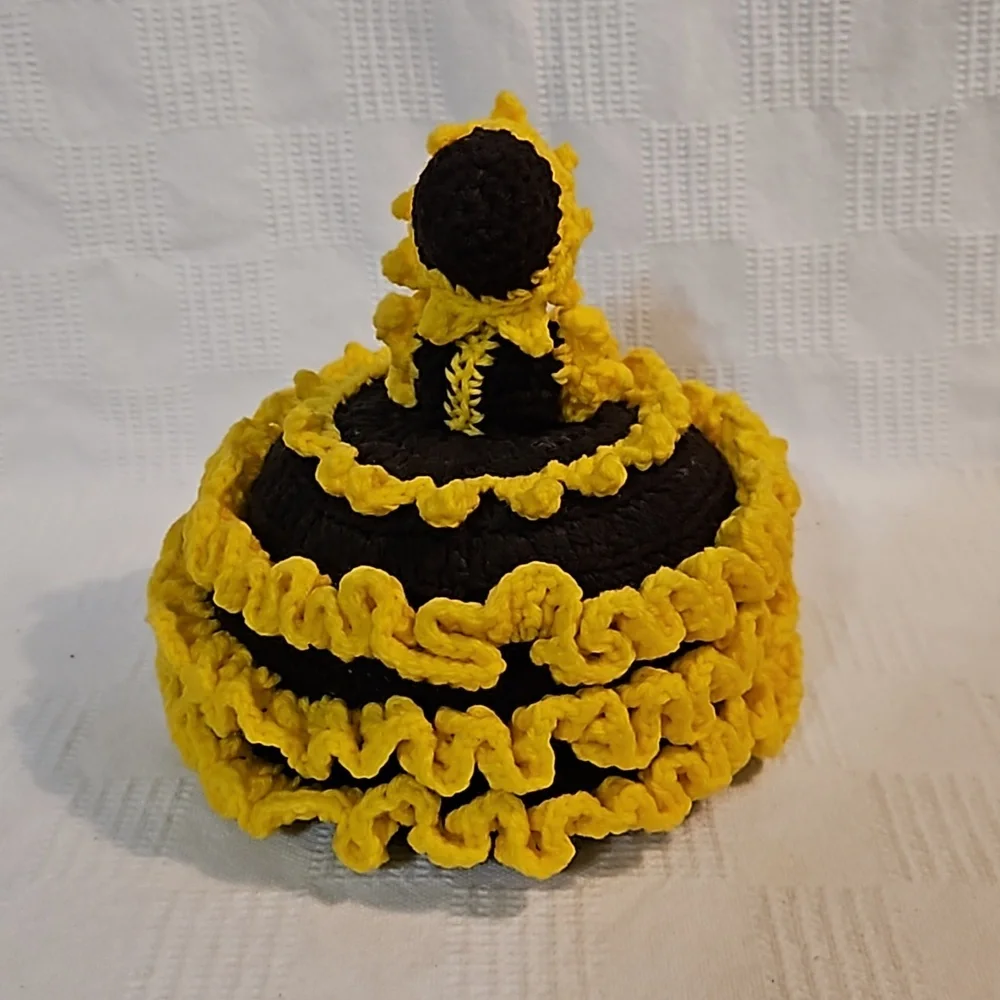 Vintage Crocheted Southern Belle with Bonnet Yellow and Brown Trinket Ho…