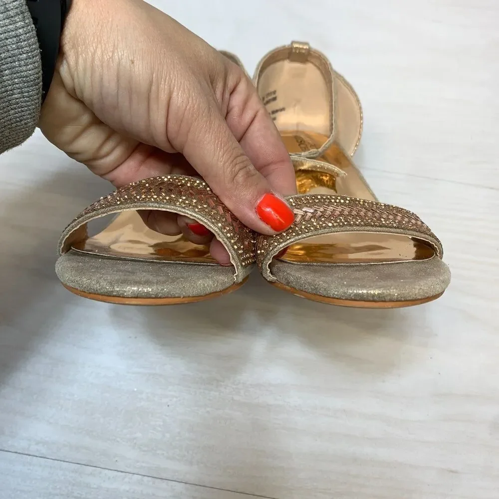 Badgley‎ Mischka Block Heel Sandals Girls Size 1 Gold Rhinestone Ankle Strap