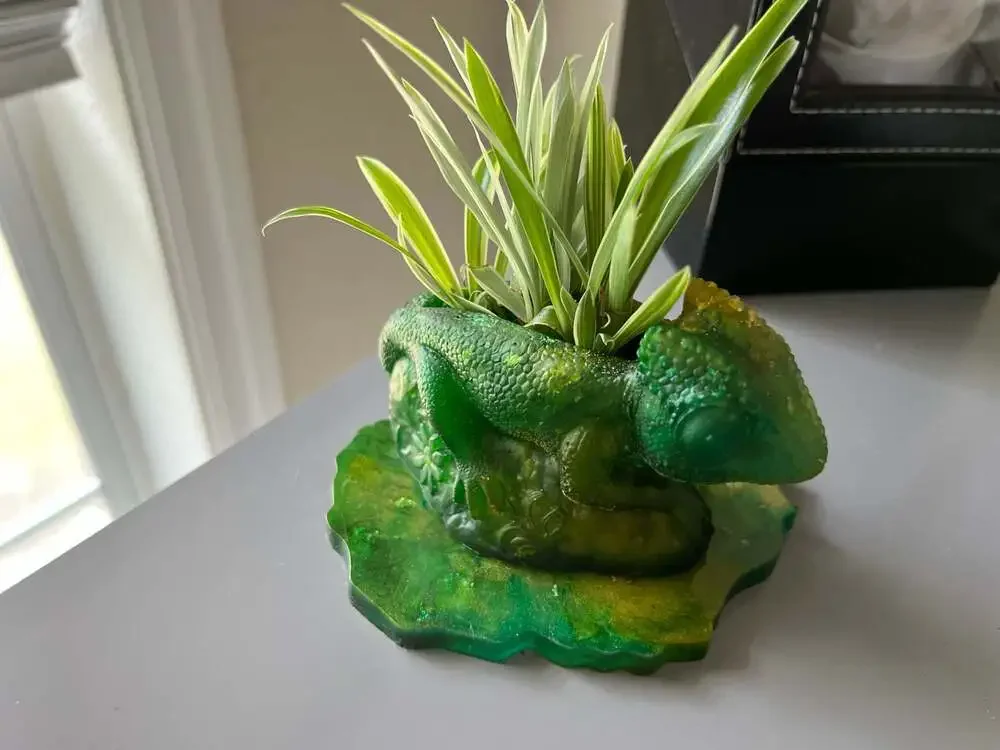 Handmade resin planter