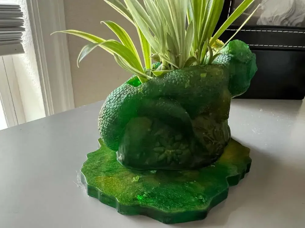 Handmade resin planter