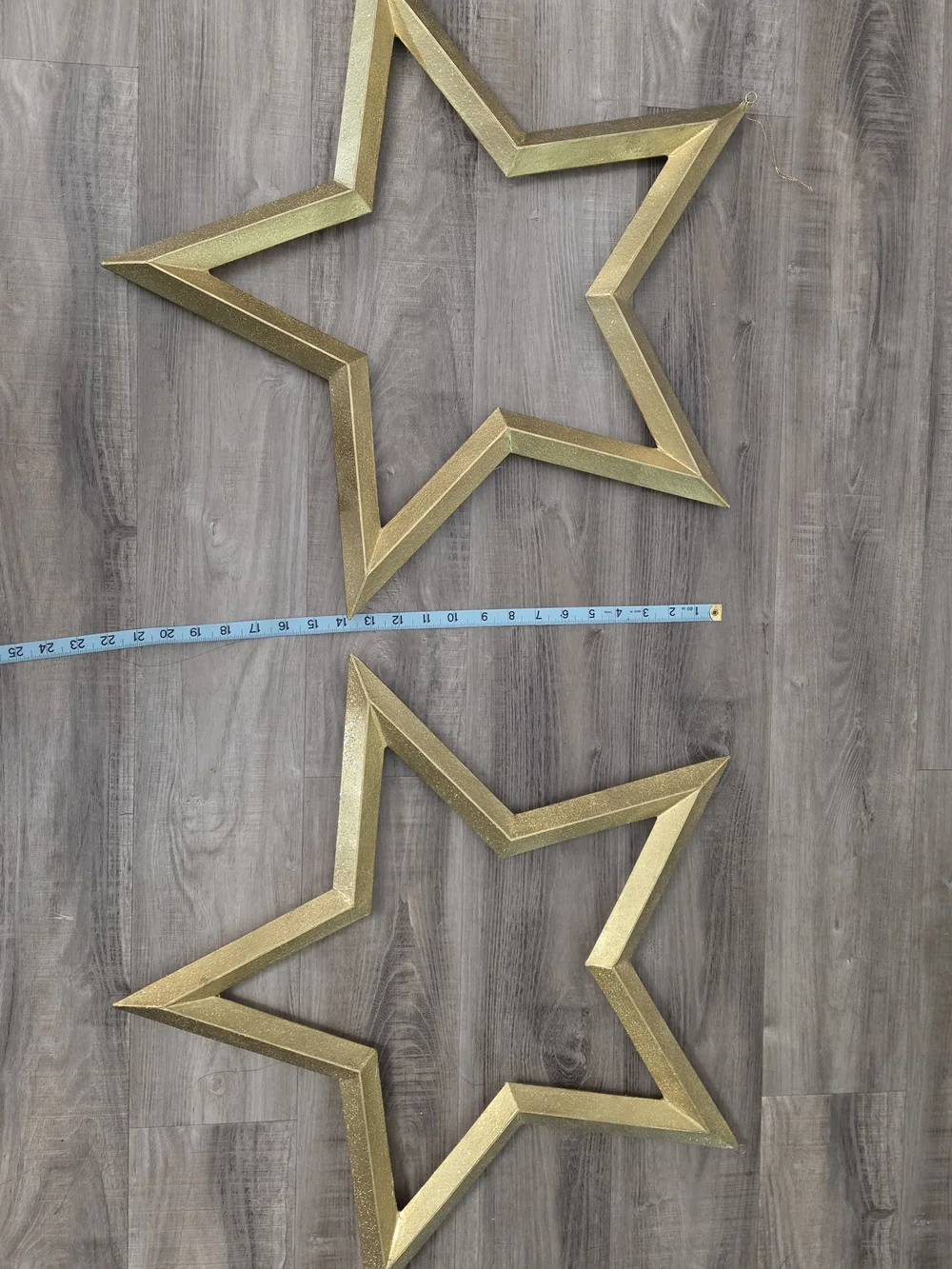 N/A set hanging