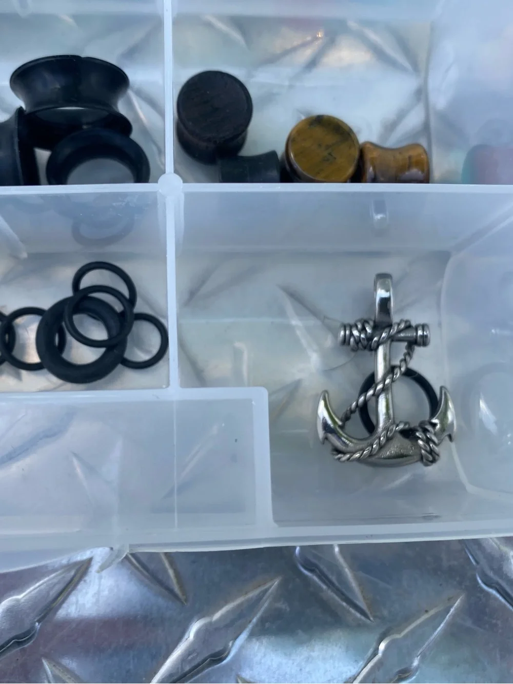Plugs & tunnels /2 rings & a pendant
