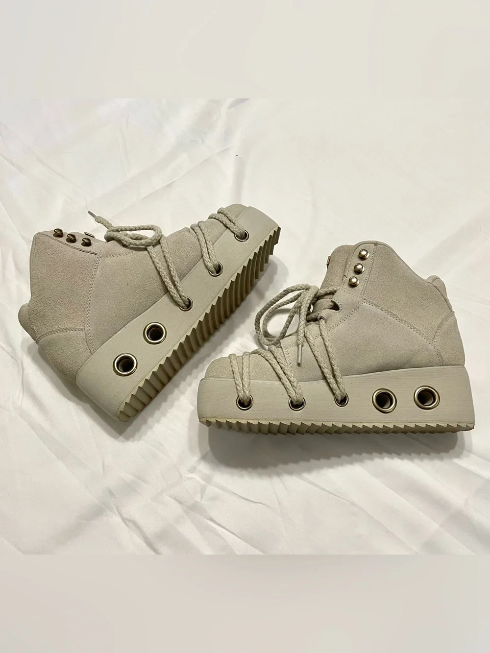 YRU cream colored