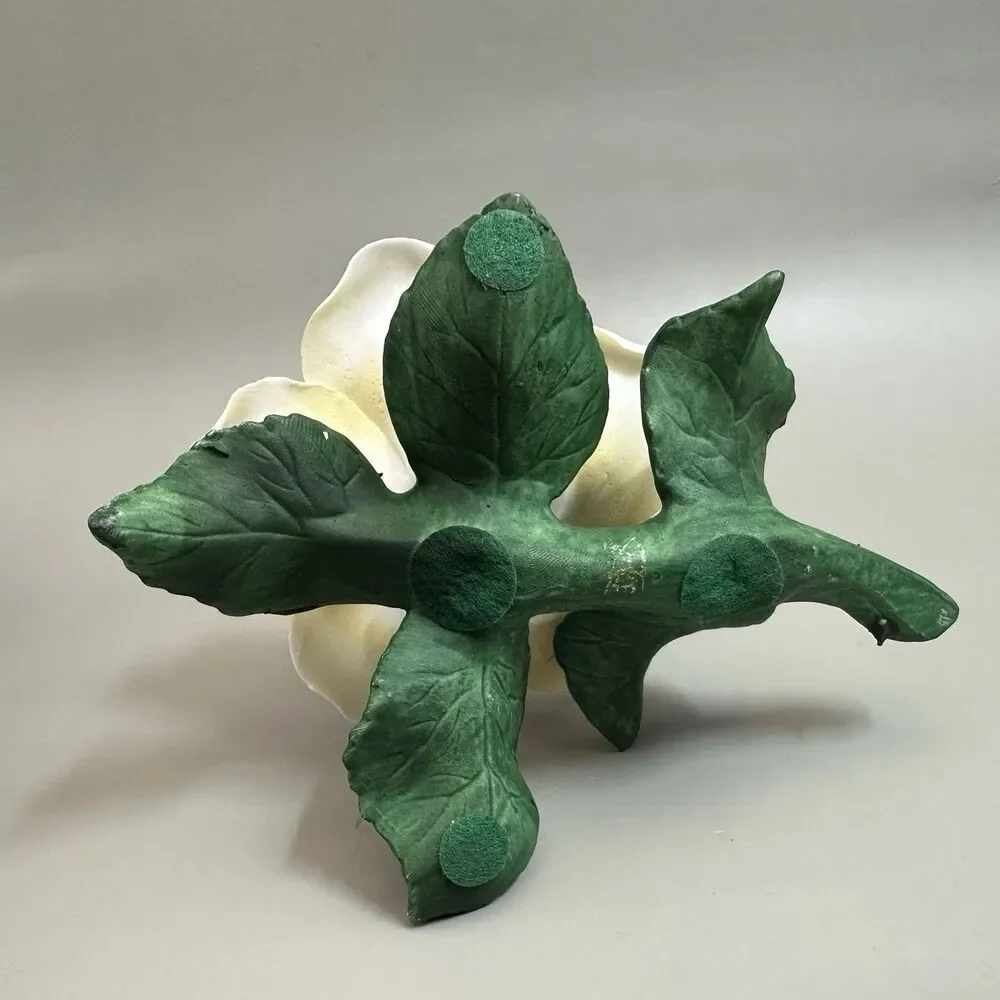 Unbranded vintage porcelain