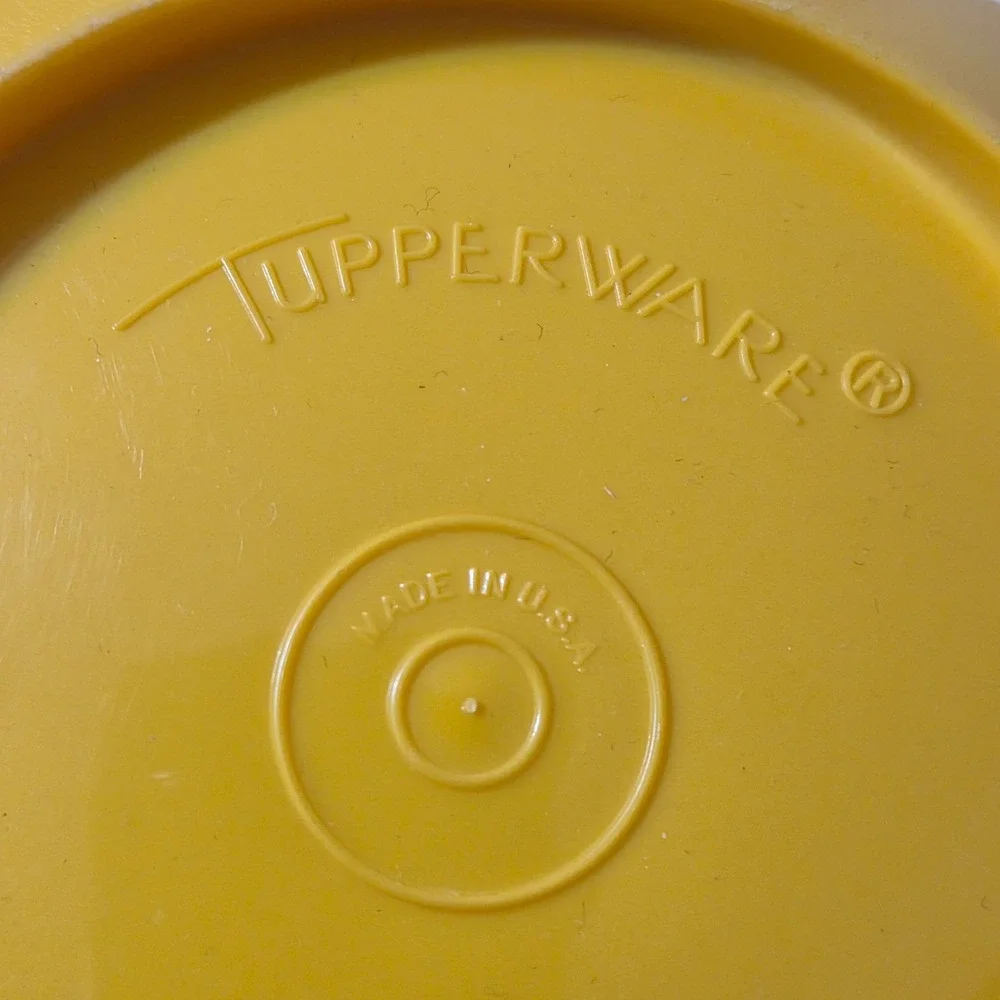 Tupperware vintage servalier