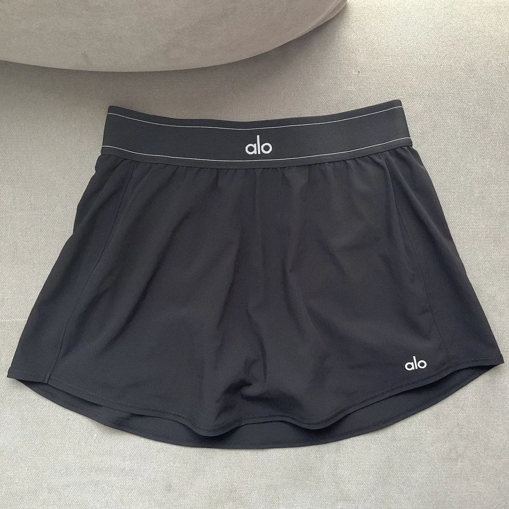 ALO Yoga size tag good