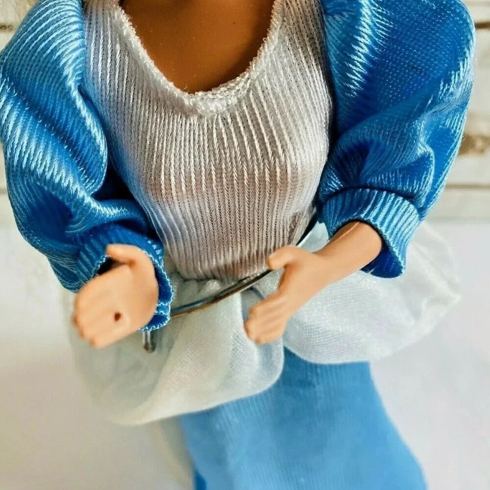 MATTEL BARBIE Doll Blond Hair Blue Eyes Blue Outfit 12