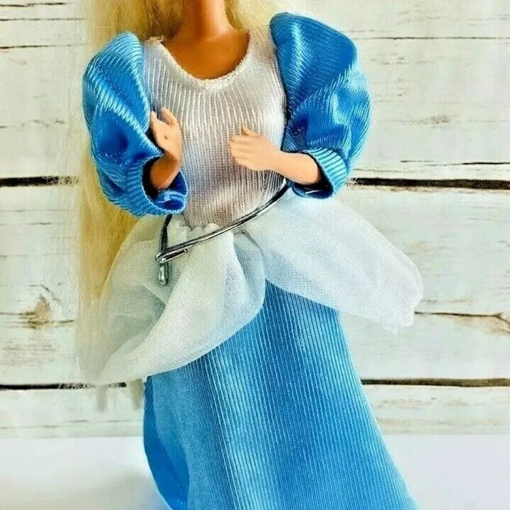 MATTEL BARBIE Doll Blond Hair Blue Eyes Blue Outfit 12