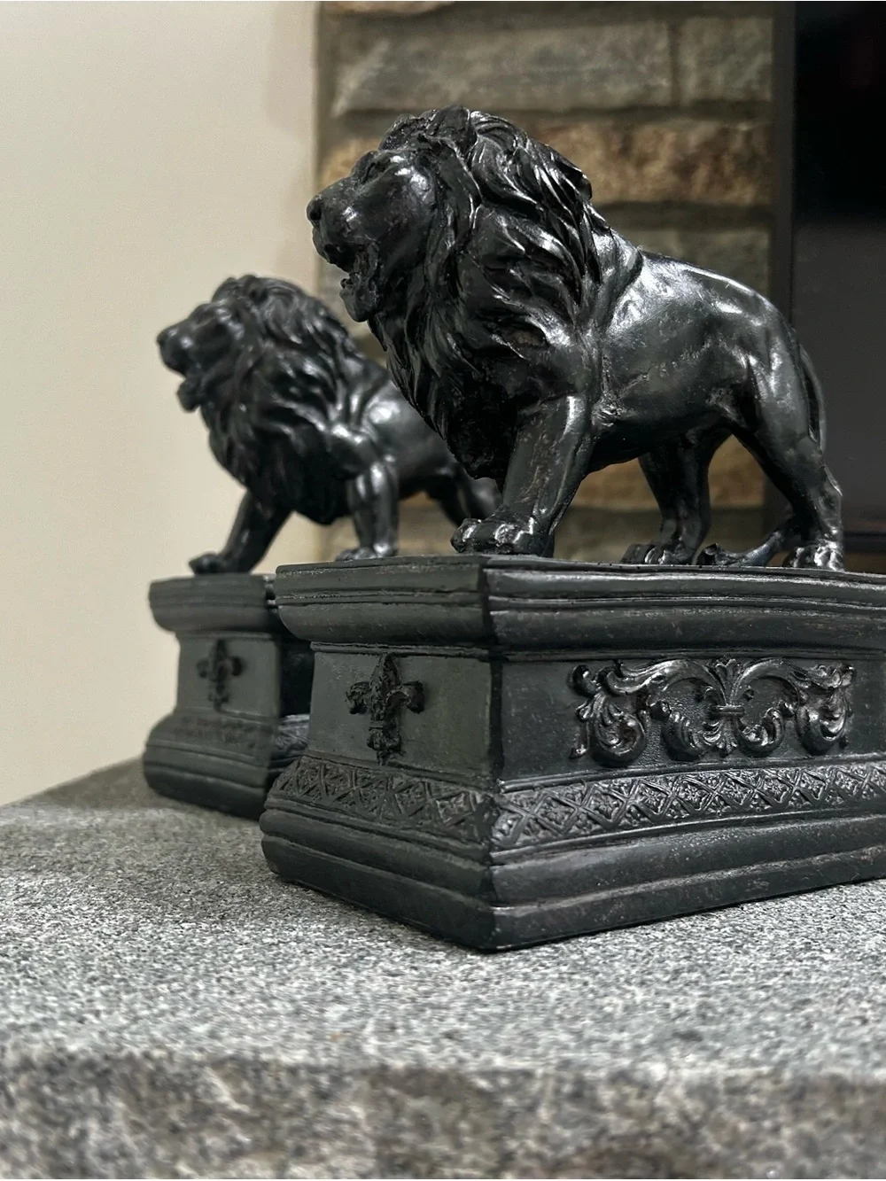 ALON Decorative Black Lion Bookend Pair - Home Accents
