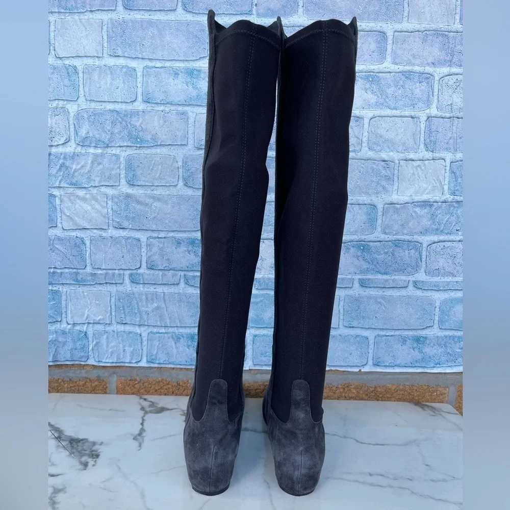Stuart Weitzman retail $655