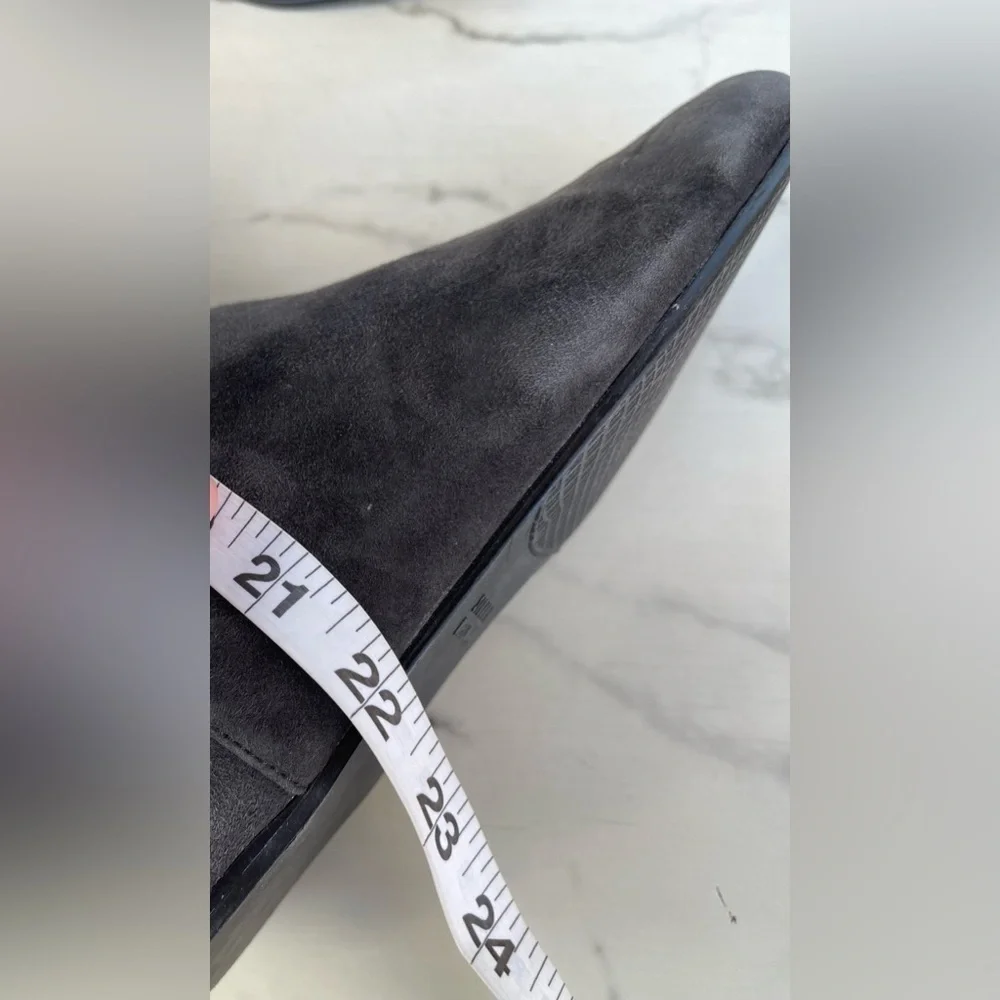 Stuart Weitzman retail $655