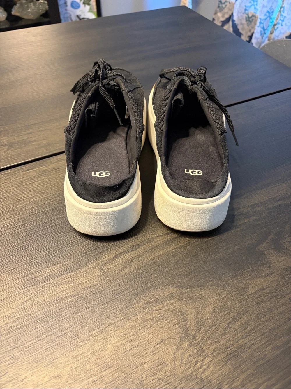 UGG EZ-Duzzit Platform Suede Mule Black Women's Size 10 EUC