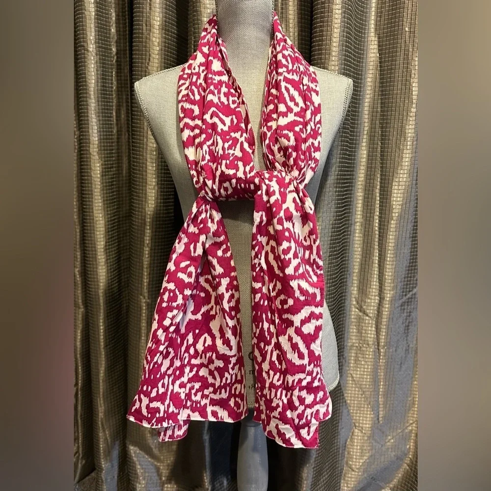 Diane Von Furstenberg brand dvf print