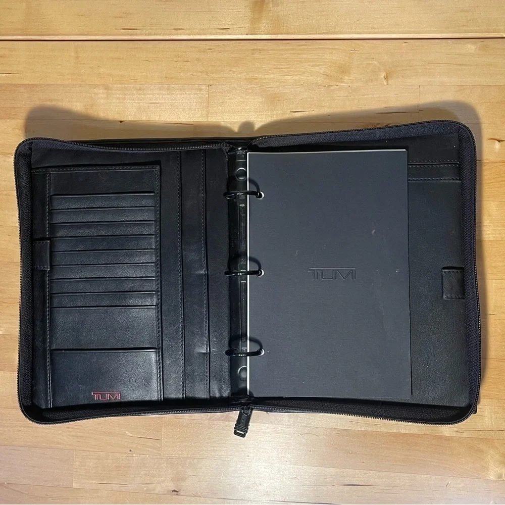 Tumi photos style please