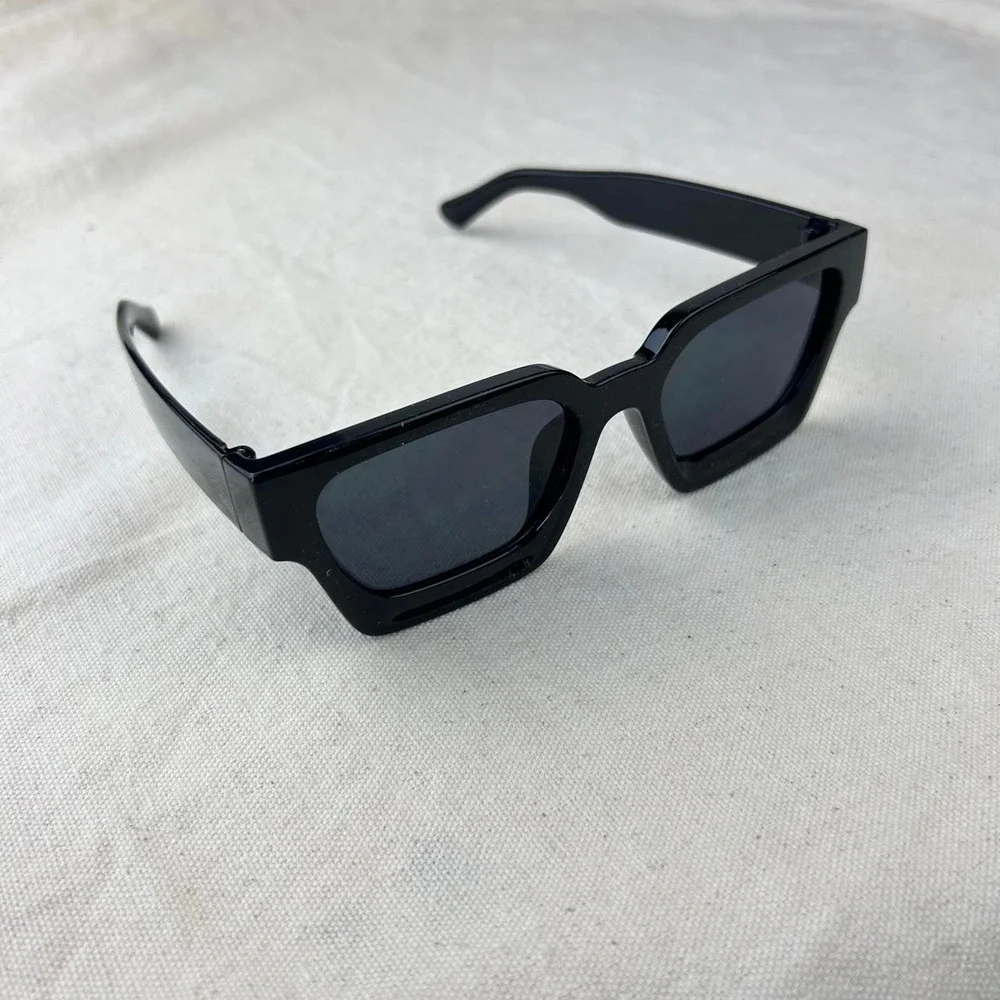 N/A black frame