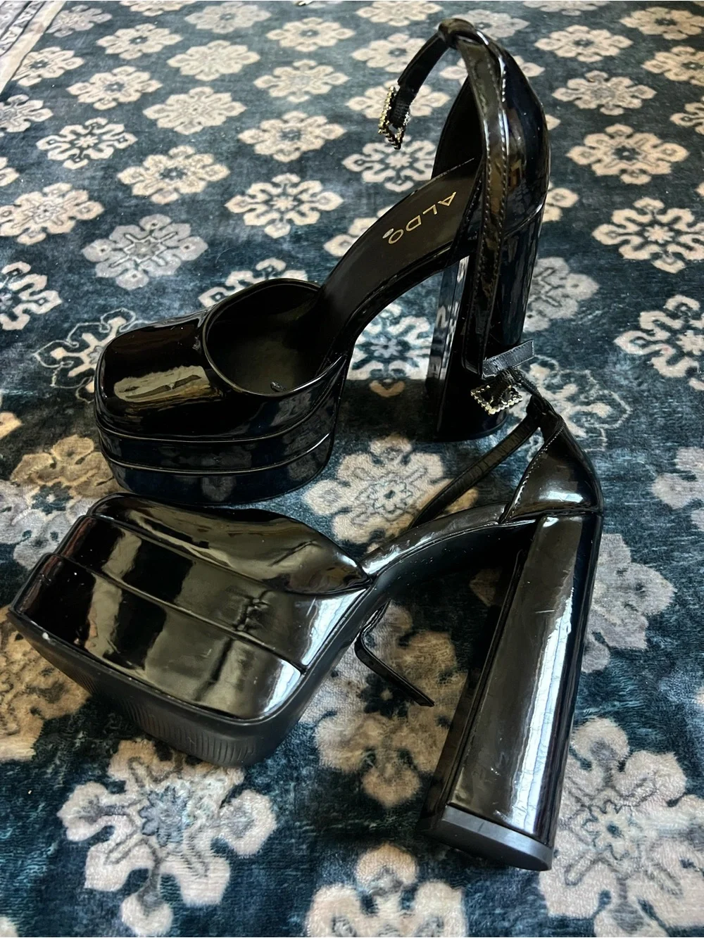 ALDO Black Patent Platform Block-Heel size 7