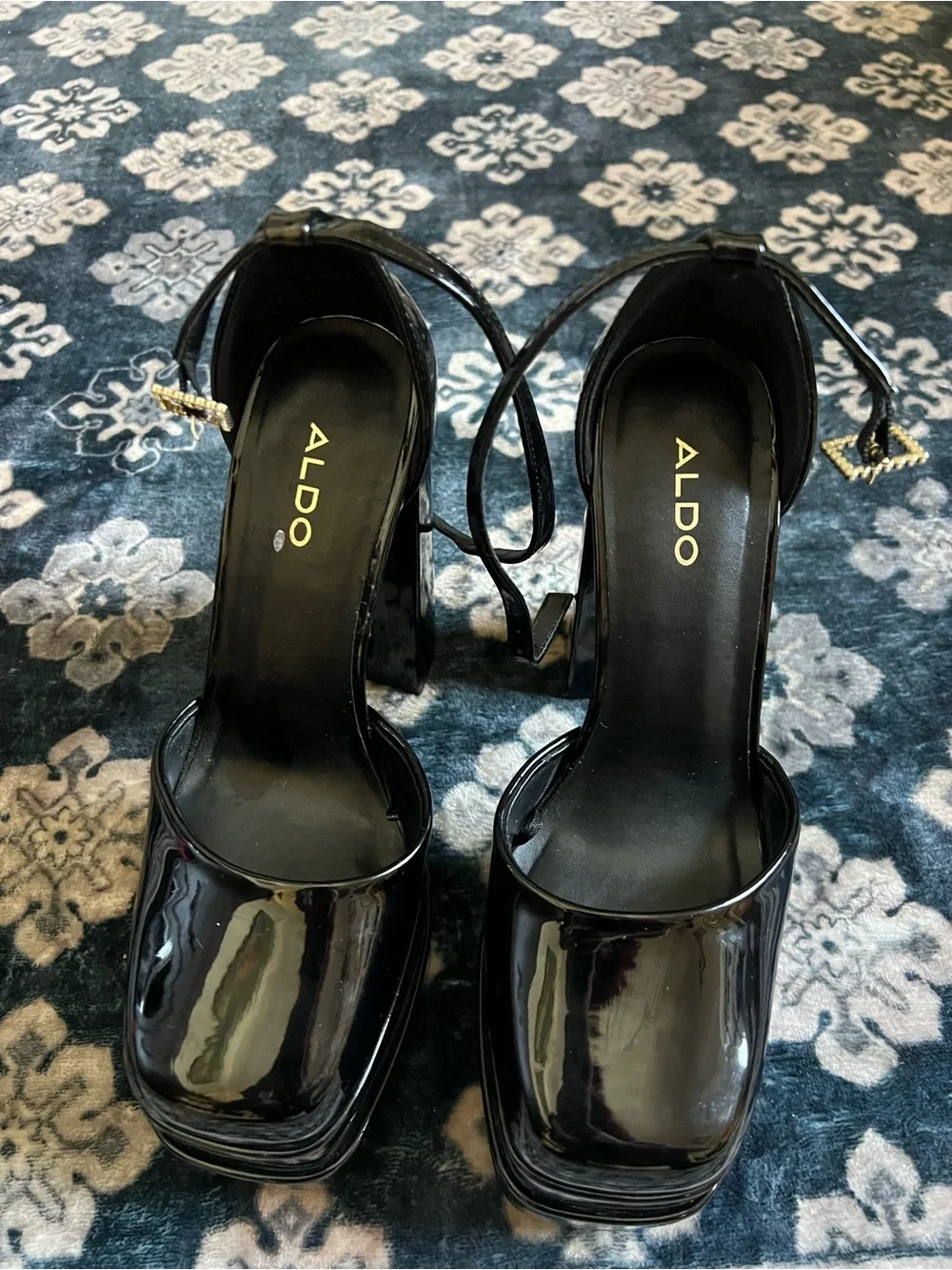Aldo glossy black