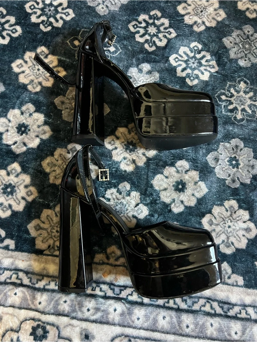 Aldo glossy black