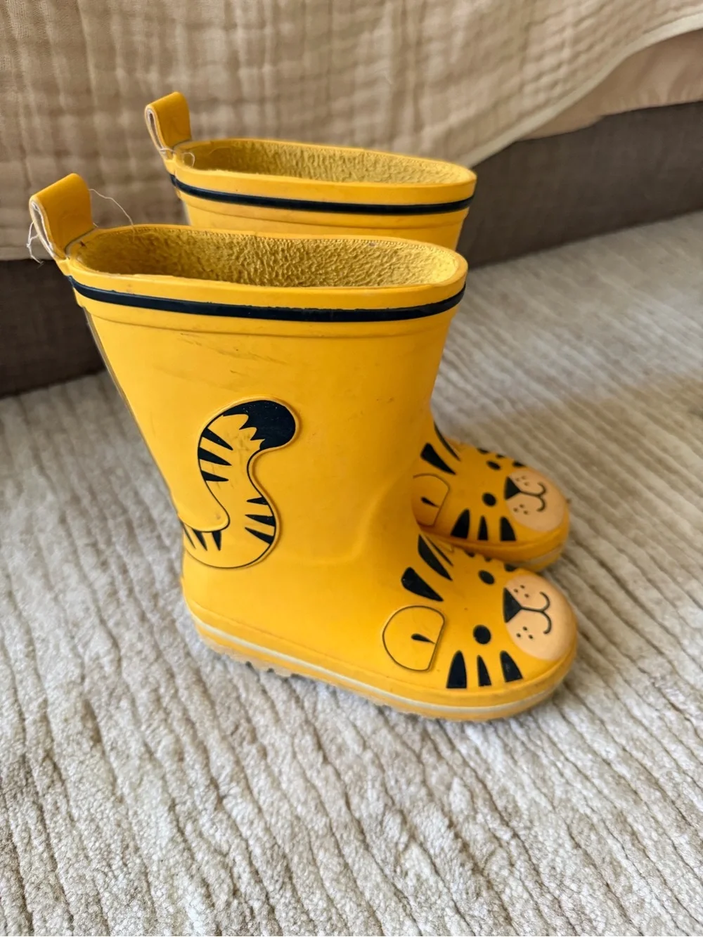 H&M playful tiger