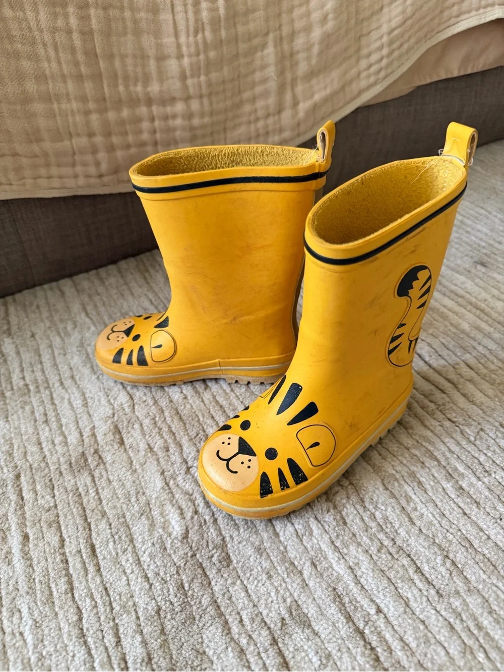 H&M playful tiger