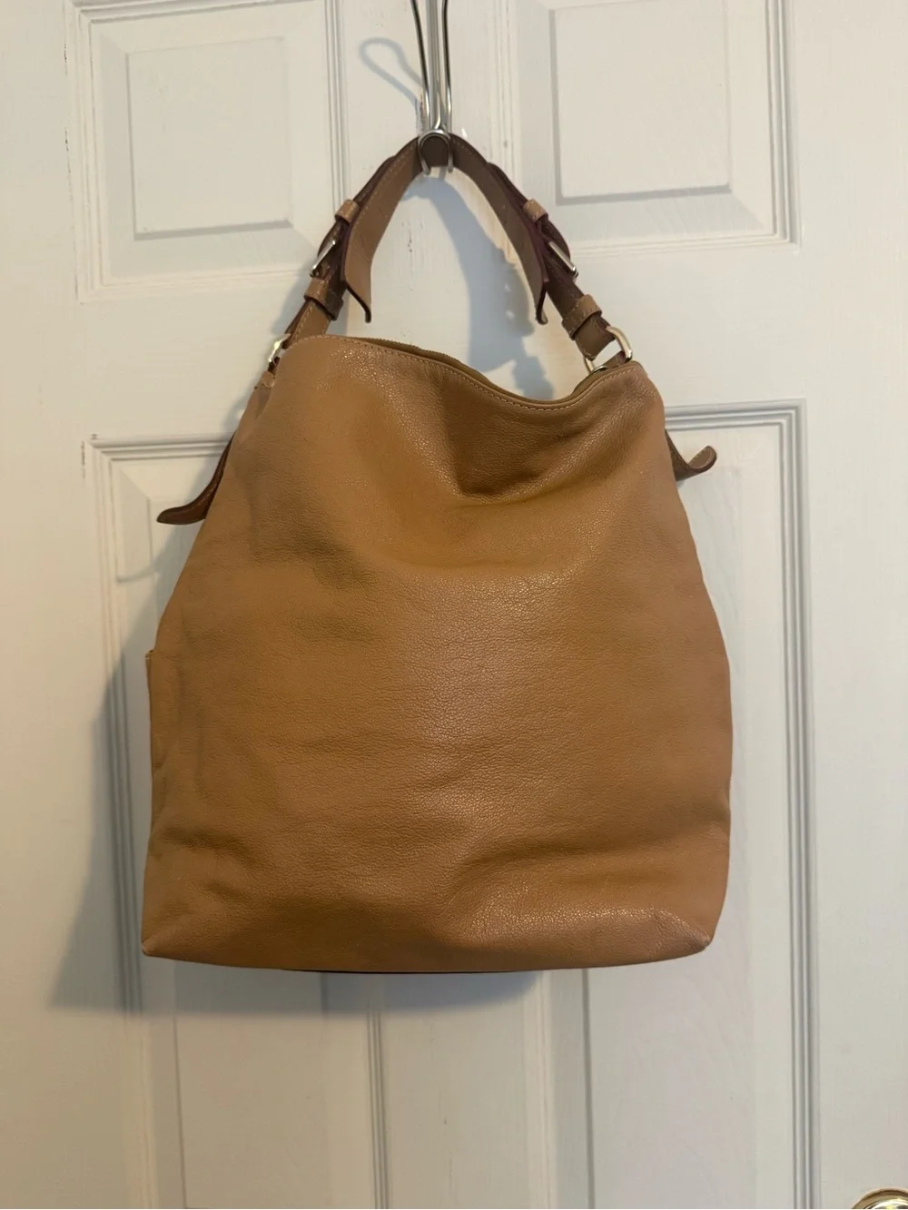 Dooney & Bourke soft pebble