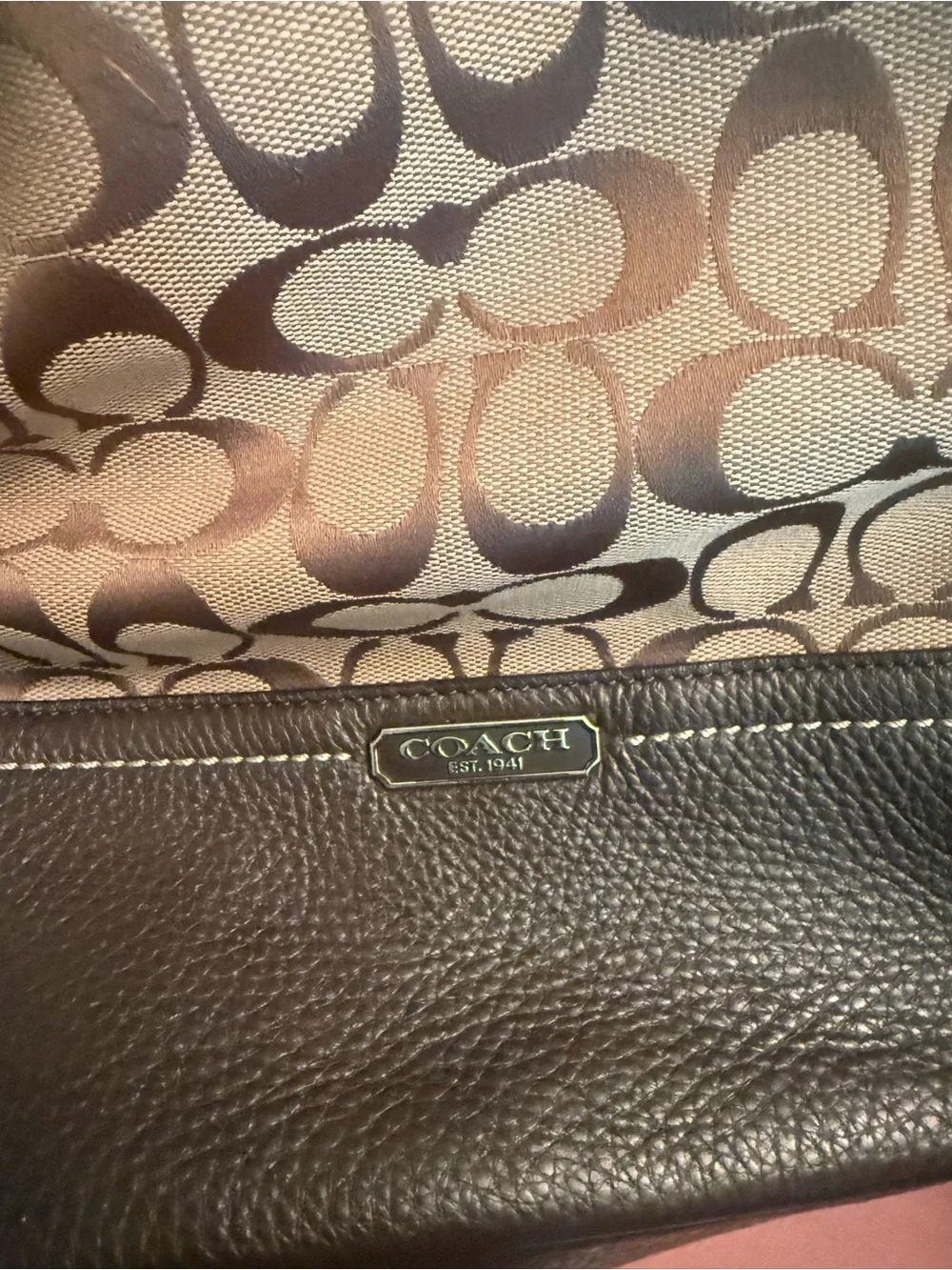 Coach 131 dimensions top