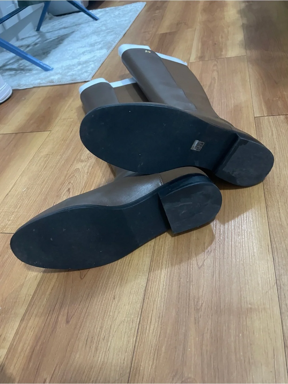Stuart Weitzman bit scuff