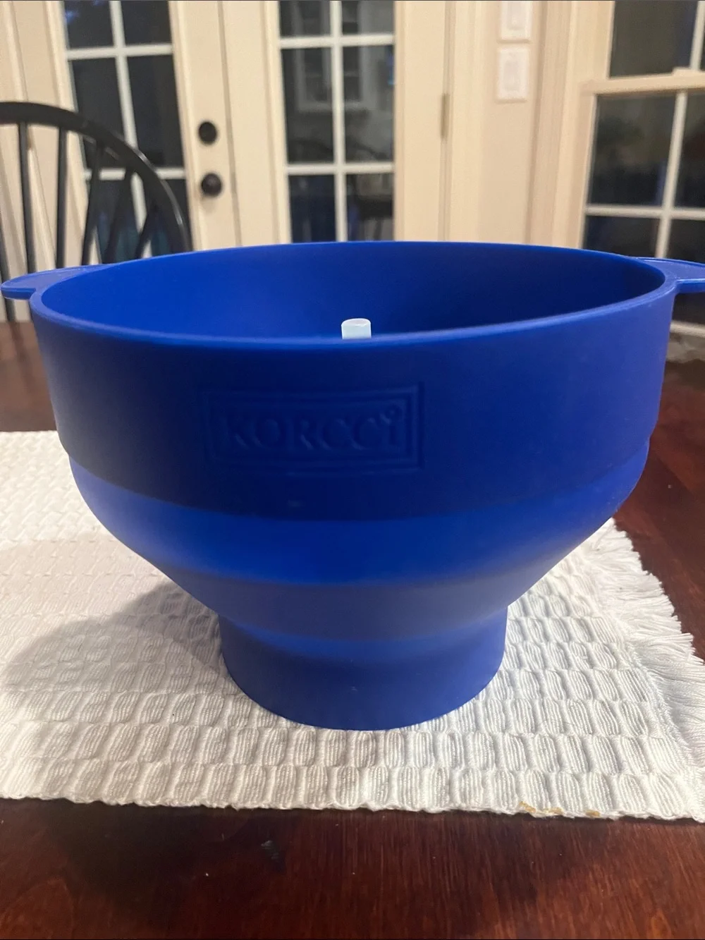 Blue Collapsible Silicone microwave popcorn popper