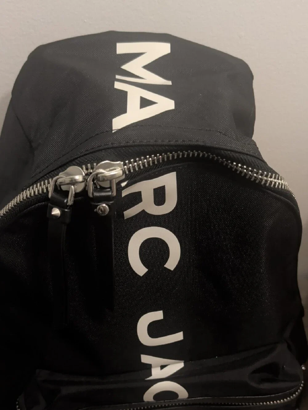 Marc Jacobs sleek marc
