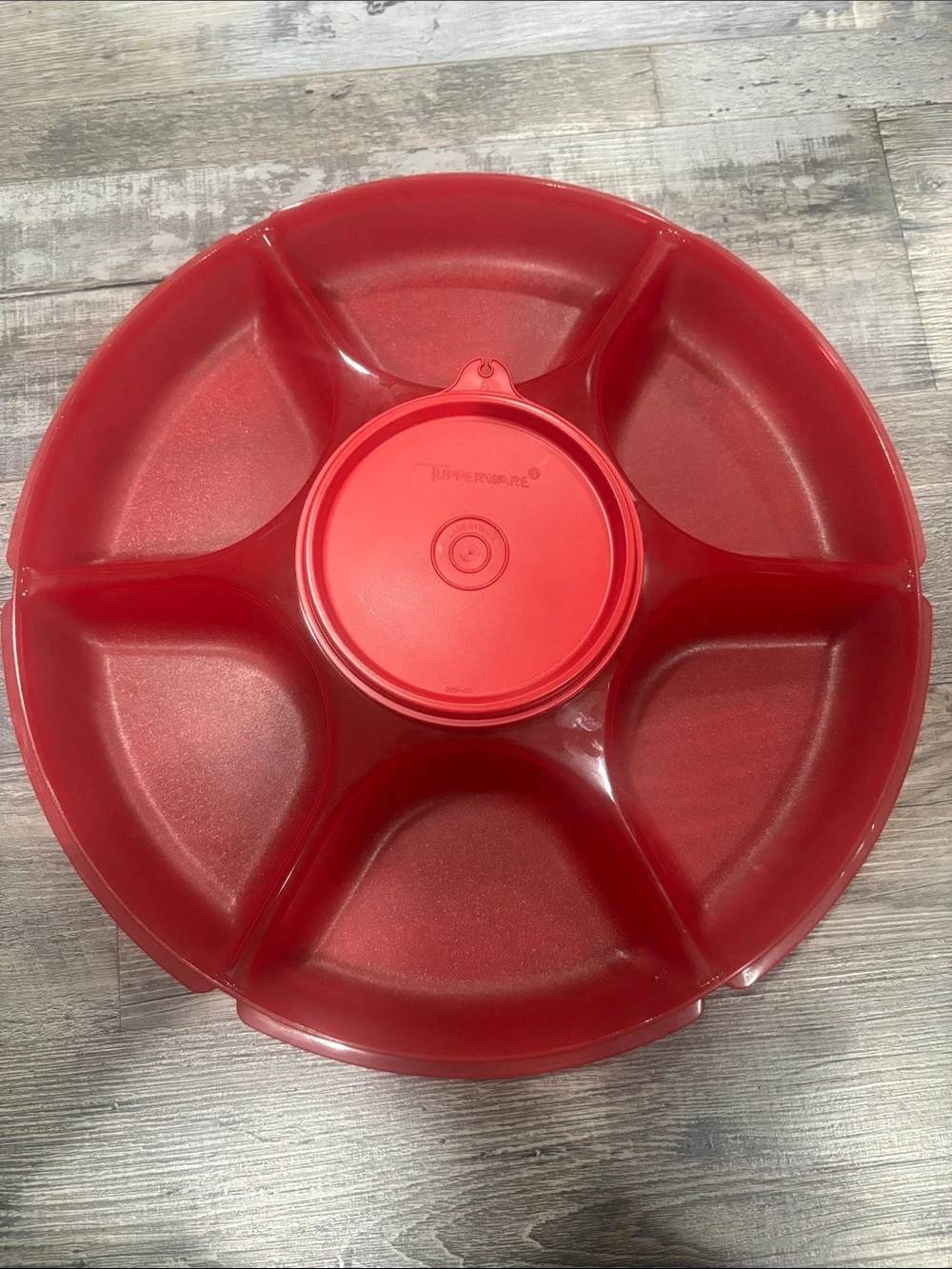 Tupperware snap never red