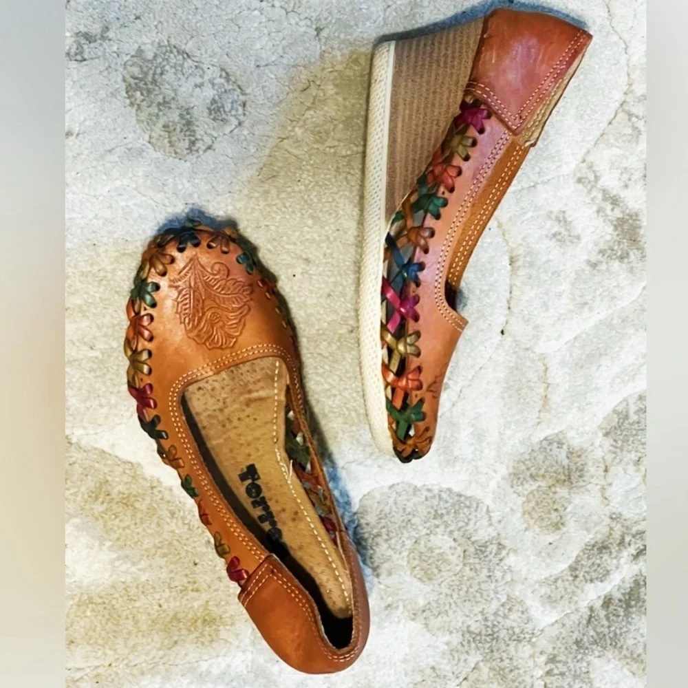 Torres leather wedges