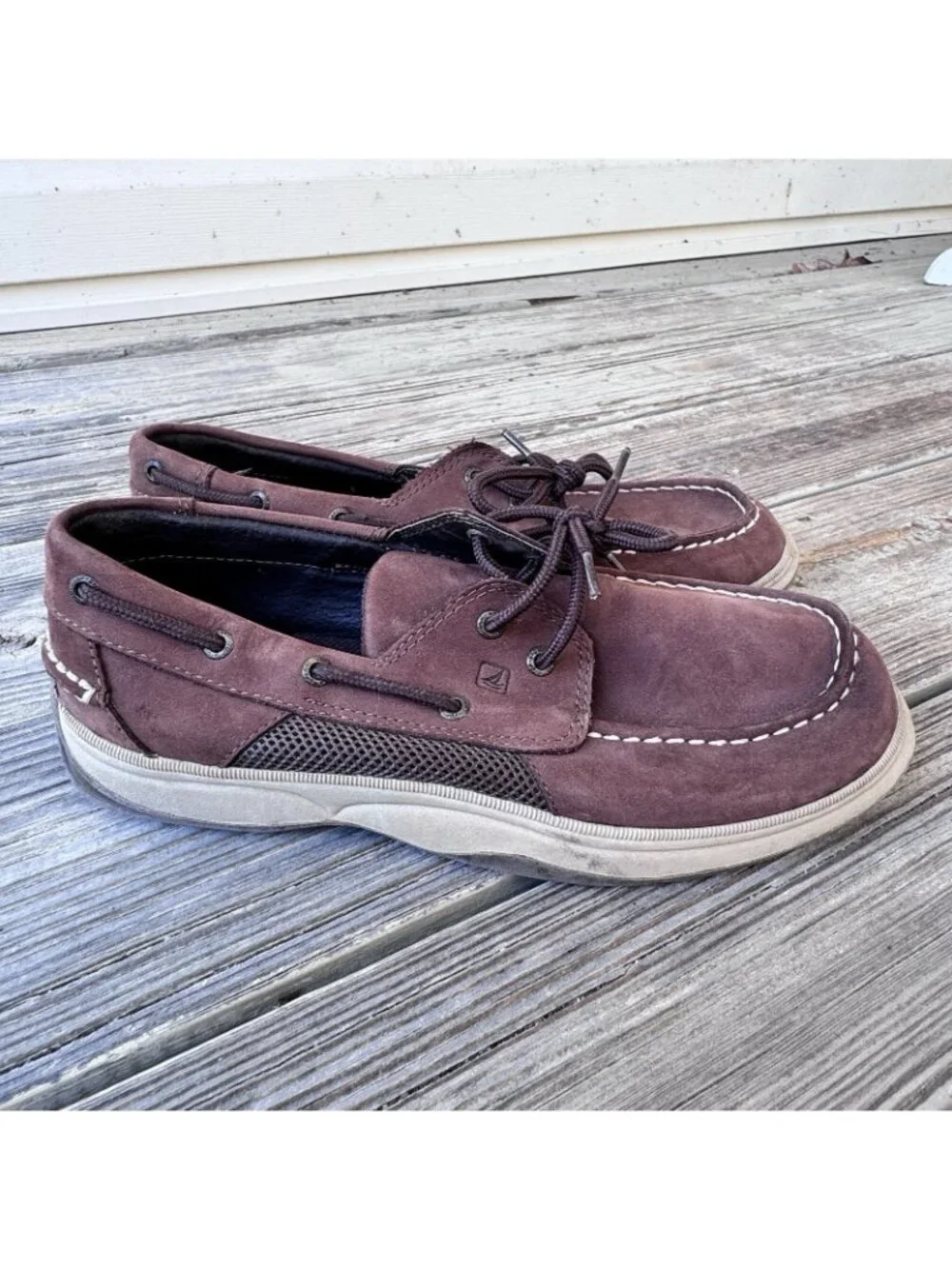 Sperry intrepid top