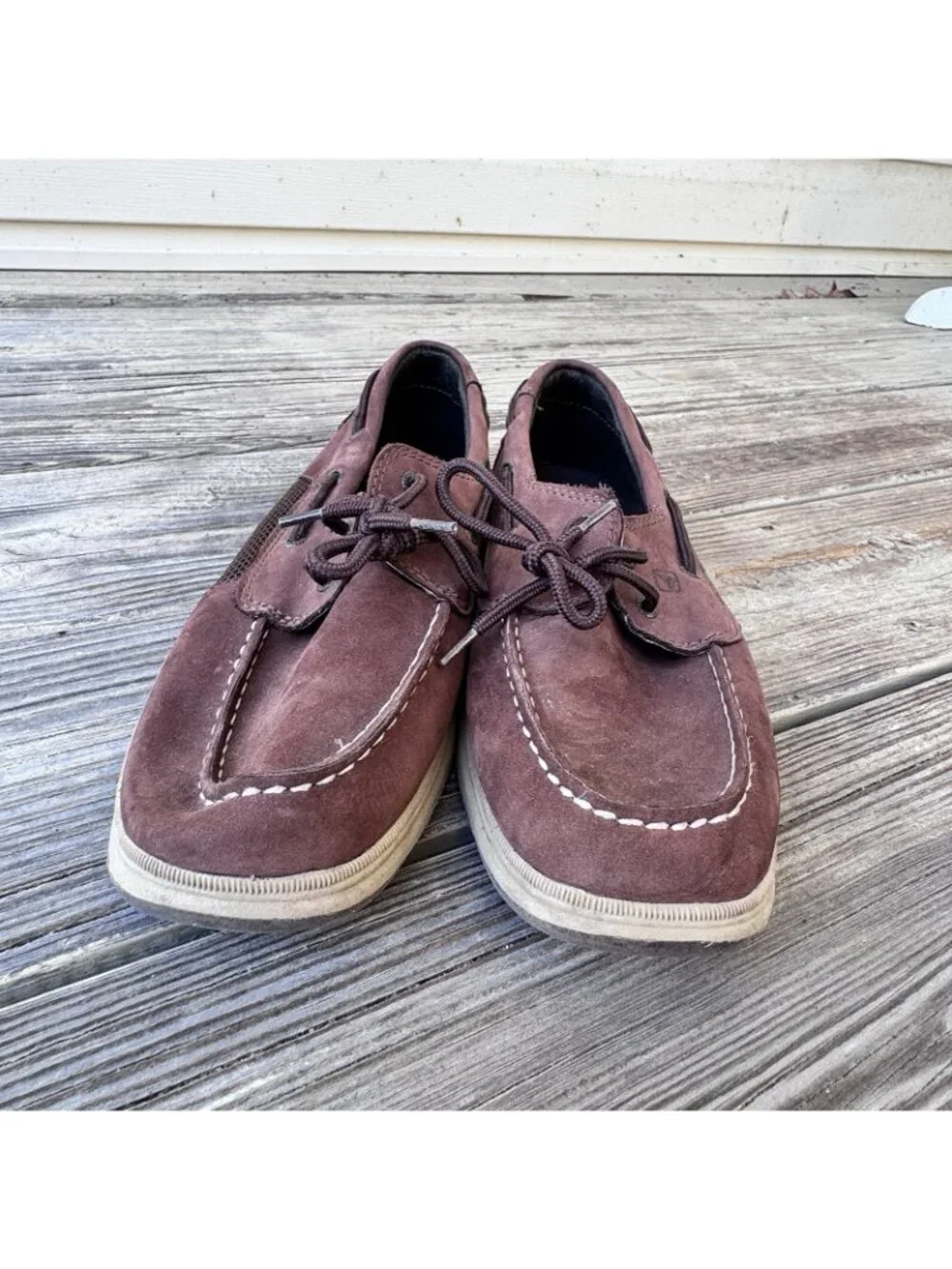 Sperry intrepid top