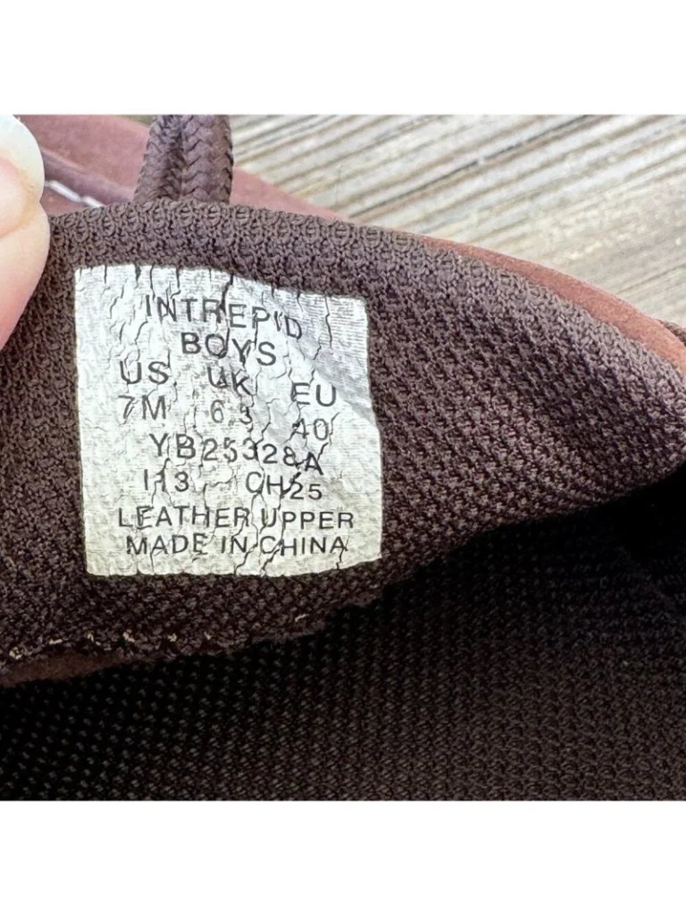 Sperry intrepid top