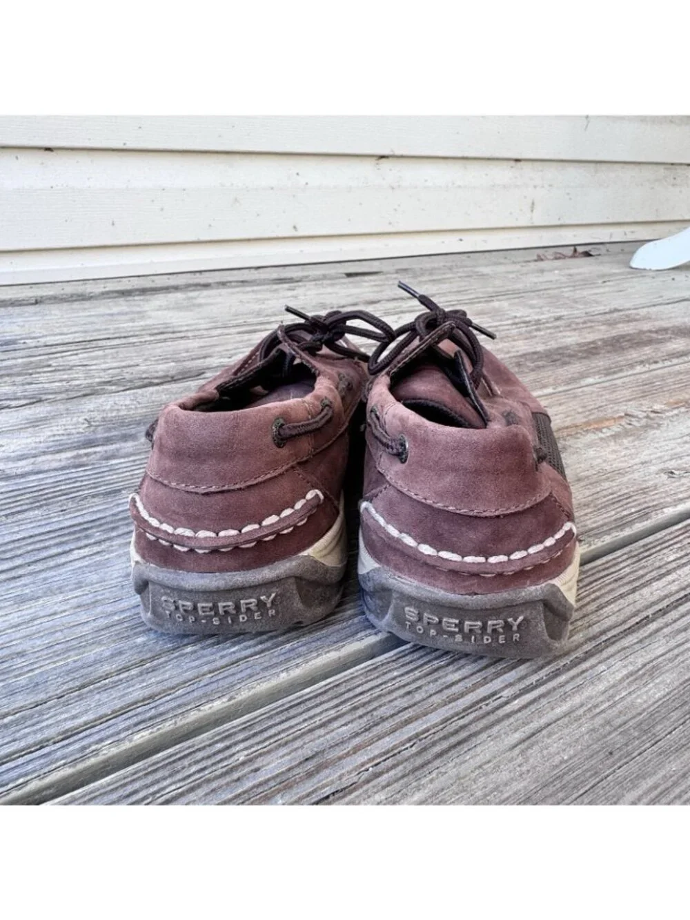 Sperry intrepid top