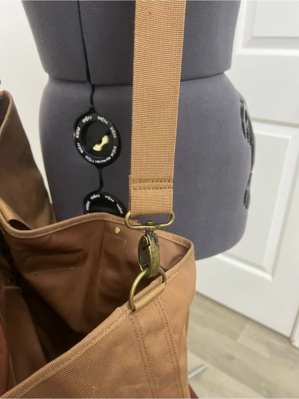 DULUTH TRADING CO Tan Canvas & Brown Leather Travel Tote