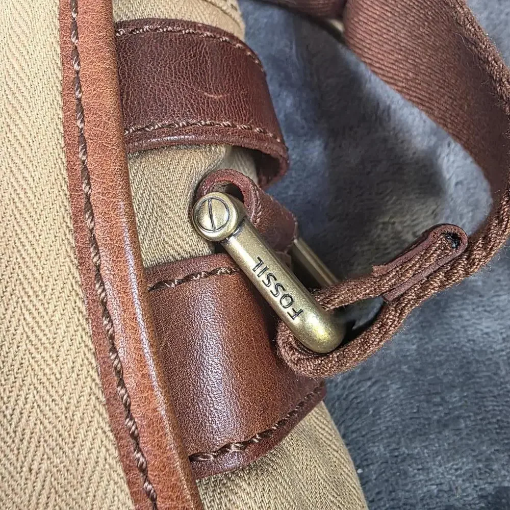 Fossil Canyon Beige Messenger Bag With Leather Detailing And Adjustable Strap