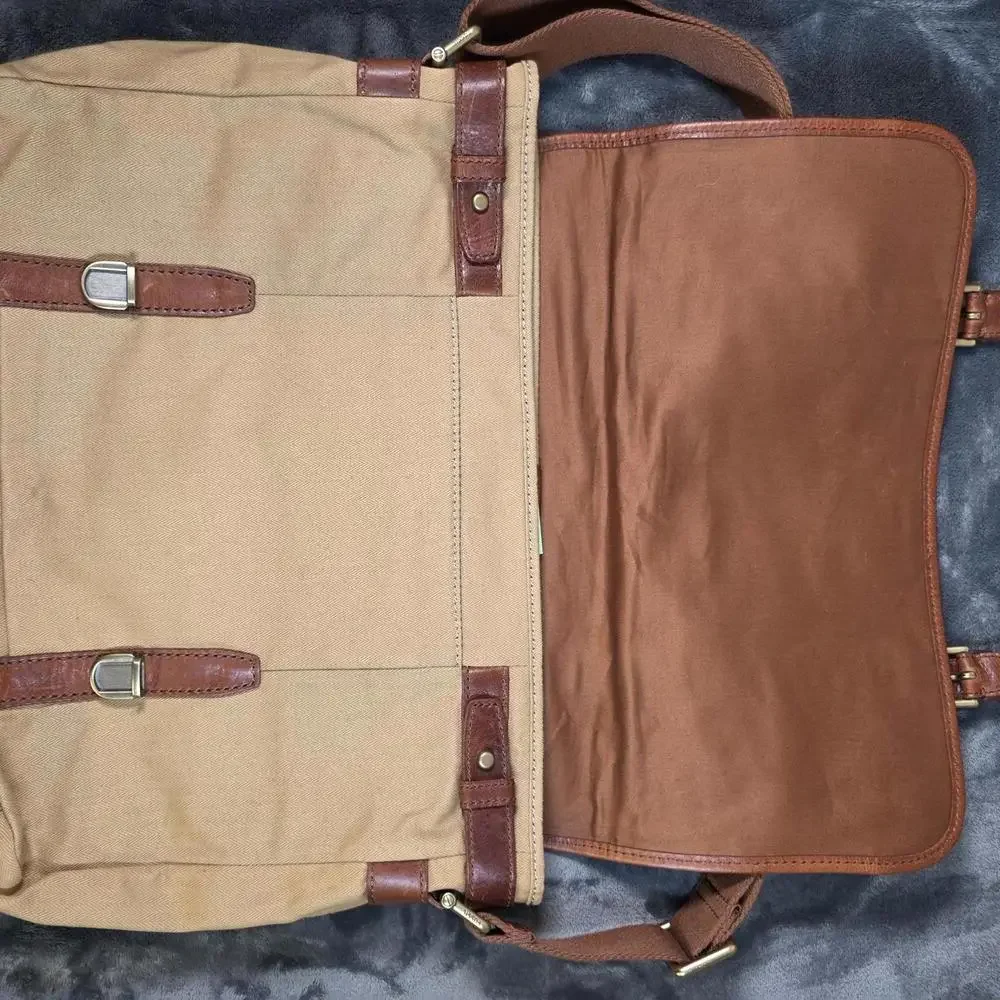 Fossil Canyon Beige Messenger Bag With Leather Detailing And Adjustable Strap