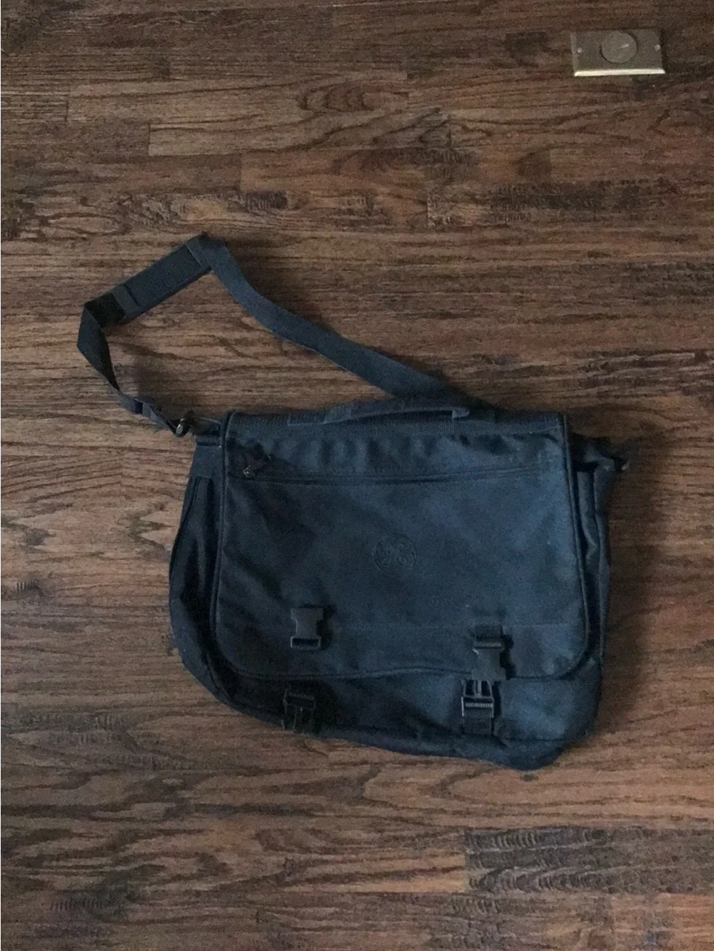 Classic Black Messenger Bag - Unbranded