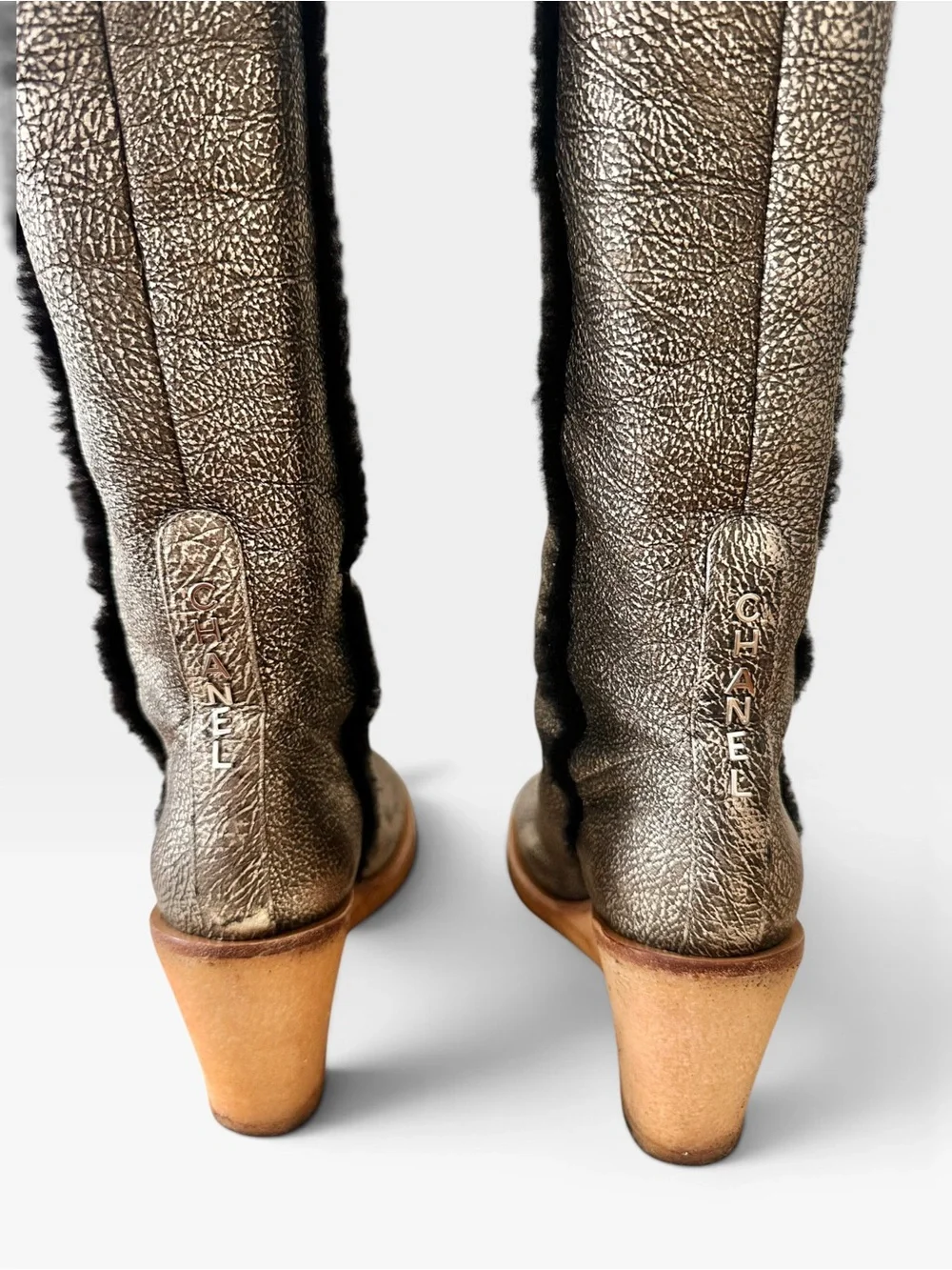 CHANEL wear metal
