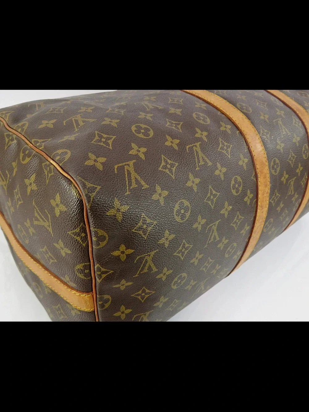 Louis Vuitton straps trips signature