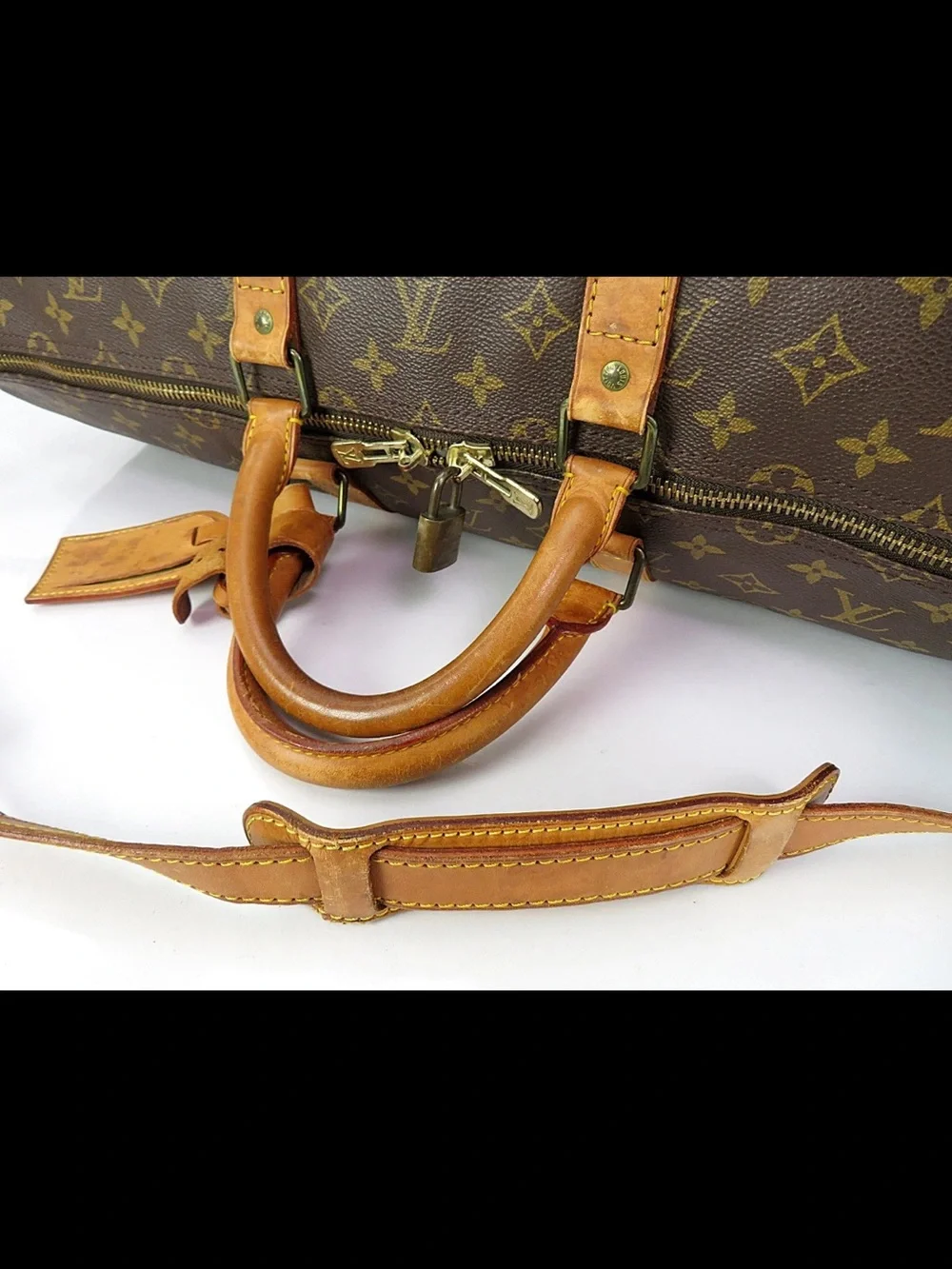 Louis Vuitton shoulder pattern free