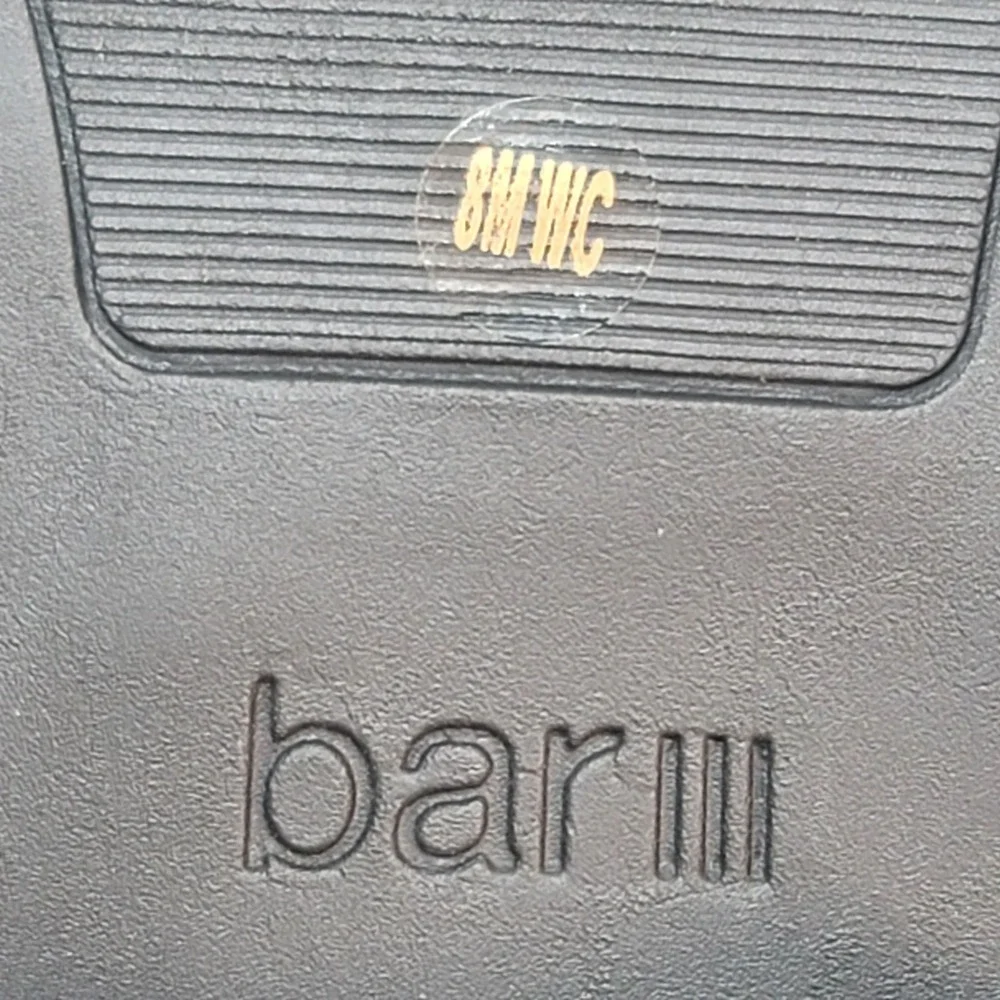 Bar III equestrian knee