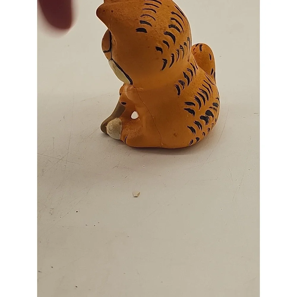 United Feature Syndicate lot ceramic