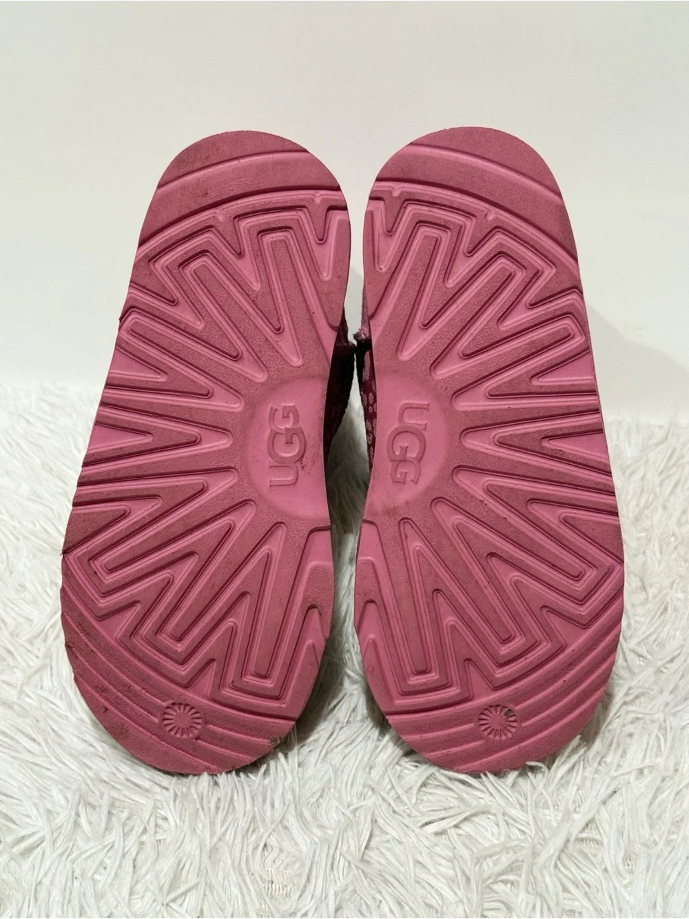 UGG girls classic
