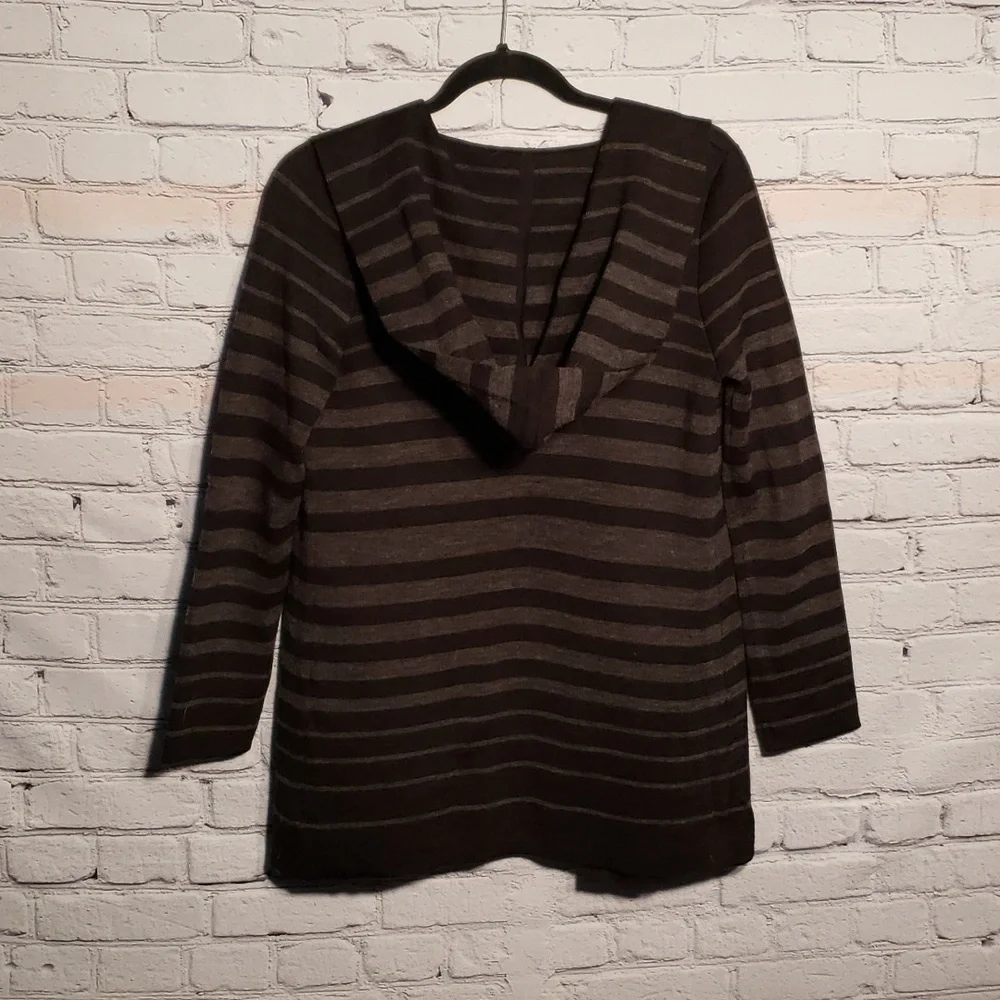 Max Studio long free shoulder
