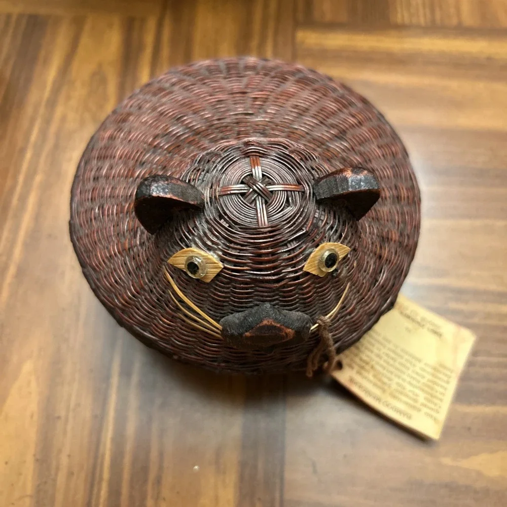 Ben Rickert‎ Bamboo Collection Hand Crafted Wicker Kitten Cat Basket