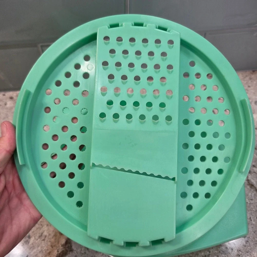 Tupperware vintage grater